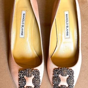 Gorgeous Manolo Blahnik Peach Hangisi Pumps Sz 37